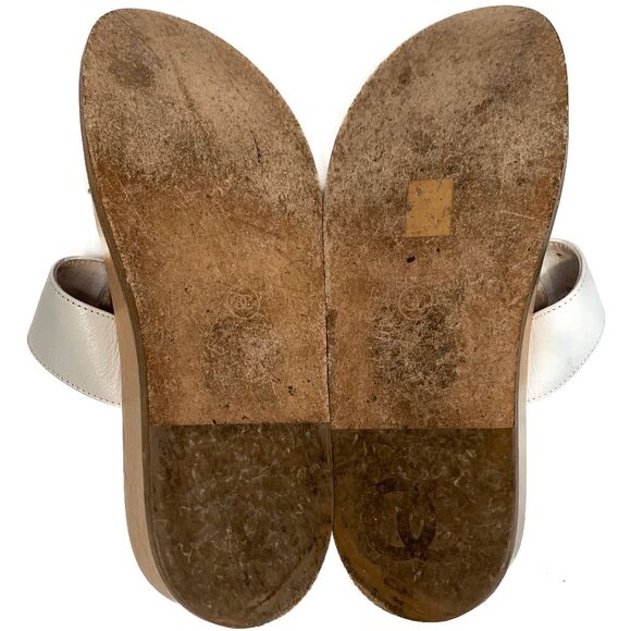Chanel Interlocking CC Logo Slip On Slide Sandals EU 39 White Gold Chain Mules - Picture 10 of 11